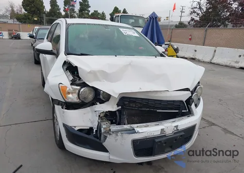 2015 Chevrolet Sonic Lt Auto z USA, uszkodzony, nr VIN 1G1JC6SH4F4167540